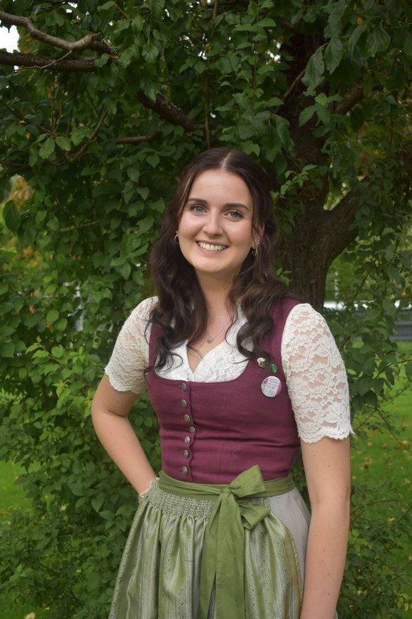 Leiterin (Hannah-Sophie Bacher) 